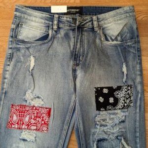 NEW Victorious DL1377 Distressed Ripped and Torn Streetwear Jeans Patches 30/30